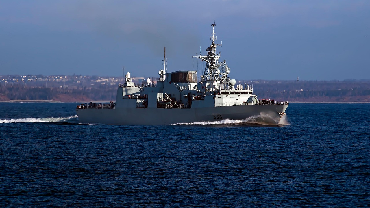 hmcs charlottetown, frigate, nature, warship, ship, sea, royal canadian navy, navy, military, ocean, water vessel, watercraft-7082999.jpg