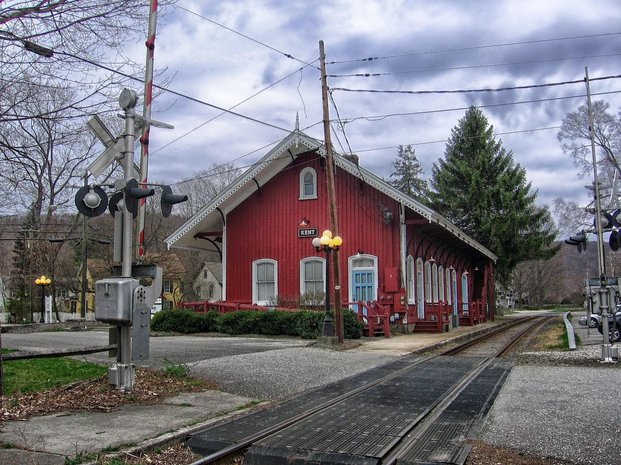 kent, nature, connecticut, station, train, depot, railroad, railway, town, track, tracks, sky, clouds, outside, trees, architecture, village-114312.jpg