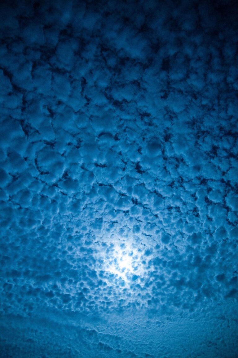 mackerel sky, moonlit night, clouds, nature, night, moon, blue, night view, cloudy, blue sky, blue moon, blue clouds, blue night, skyscape, cloudscape, natural phenomenon-449475.jpg