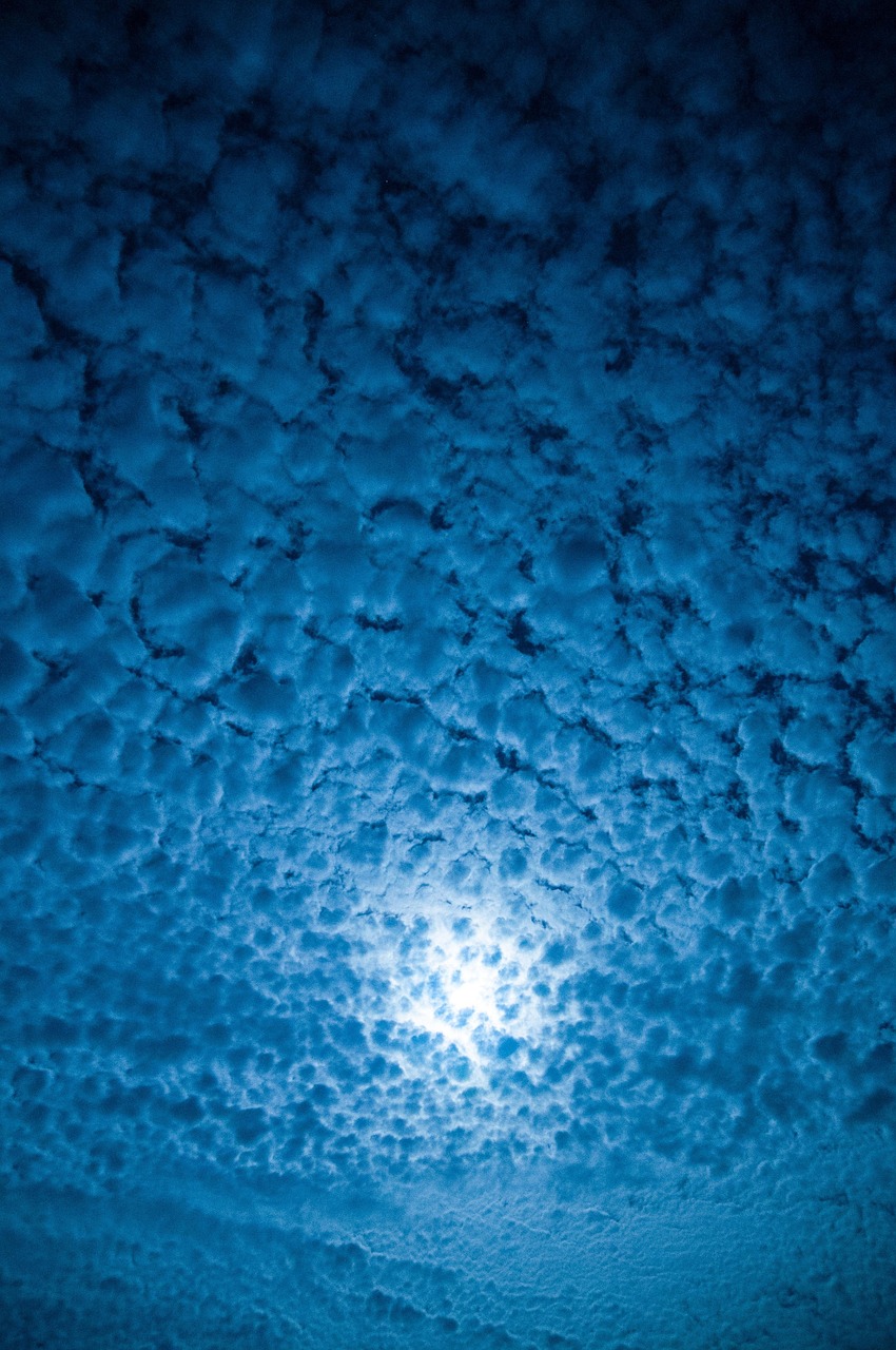 mackerel sky, moonlit night, clouds, nature, night, moon, blue, night view, cloudy, blue sky, blue moon, blue clouds, blue night, skyscape, cloudscape, natural phenomenon-449475.jpg