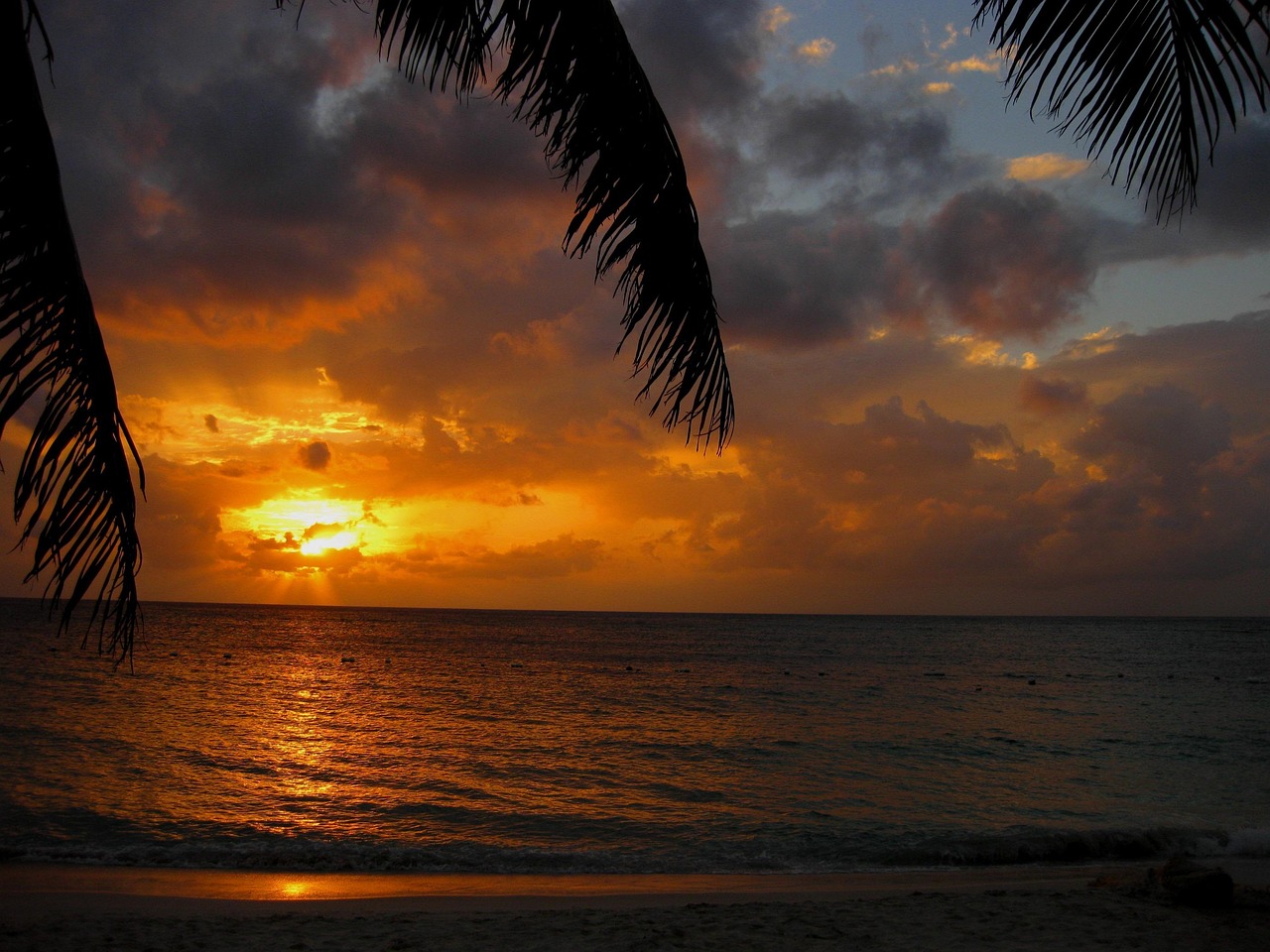 sunset, sun, setting, sky, glow, orange, summer, nature, sea, ocean, clouds, reflection, santo domingo-201016.jpg